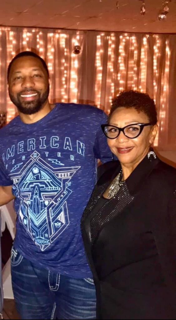Warren Central Football Club Coach Telly Davis Passed Away Fighting Cancer, Leaving Wife and Kids Shattered!