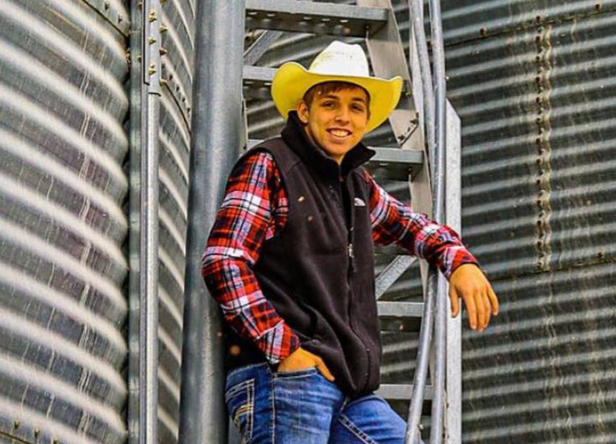 Victor, Iowa Community Mourns the Sudden Passing of Former H-L-V Athlete Camden Kennebeck, a Beloved Local Worker, at a Young Age
