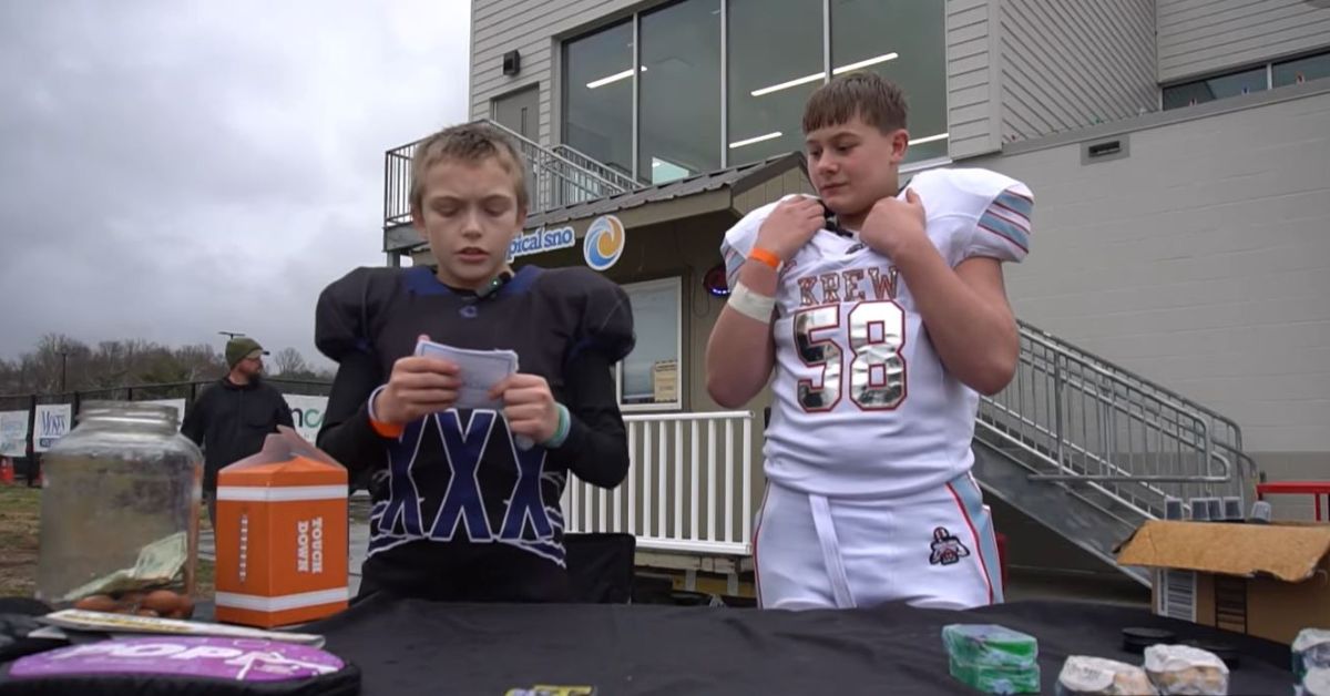 First-Year Player Sebastian Freeman from Virginia Talks Making 8 Tackles, Ice Bowl Dreams, and His Confidence to Win