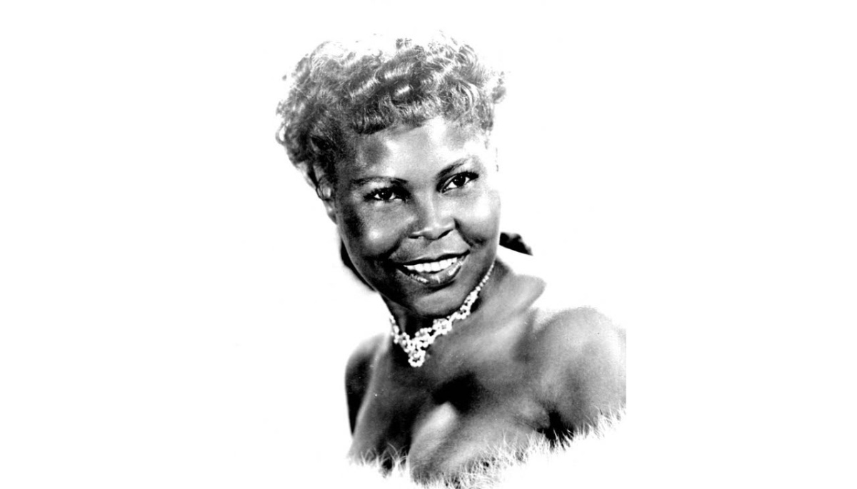 From Park Benches in New York to Coaching Olympic Champions in Los Angeles, Mabel Fairbanks Broke Racial Barriers in Figure Skating