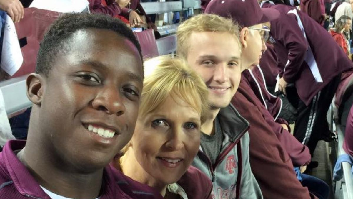 Klein, Texas Community Mourns 30-Year-Old Former Klein High and Blinn College Football Standout Othello Gibson, Survived by Parents Jeffrey and Kiki Carroll